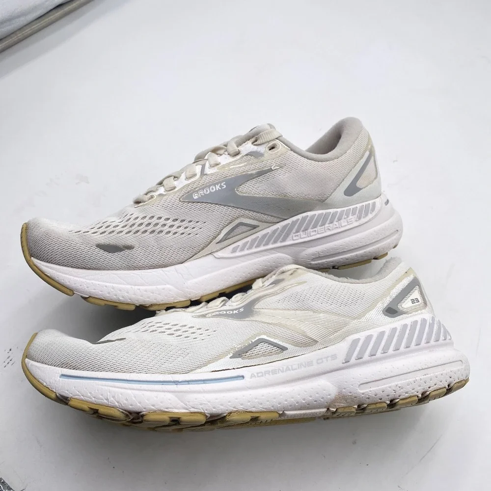 Brooks Adrenaline GTS 23 Running Shoes Womens 8 Wide White Silver Stability Mesh